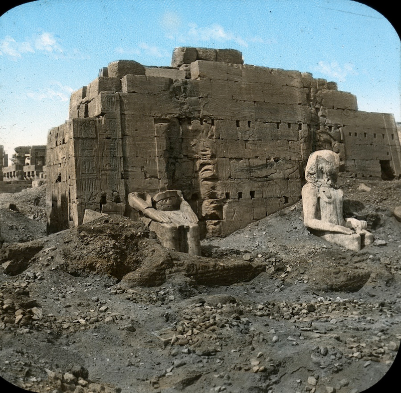 Illustration for article titled Amazing Hand-Tinted Photos of Egypt from the late 19th century